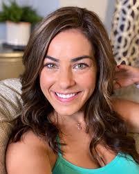 Veronica Malcolm's Instagram, Twitter & Facebook