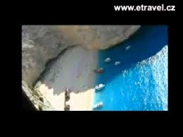 Najdete tu místa uchráněná od masové turistiky i moderní luxusní hotely pro nejnáročnější. Plaz Navagio Zakynthos Recko Youtube