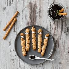 Saltletts Maxi Sticks Mumien Salzstangen Mumien Halloween Party Snack Salty Food Recipe Snack Ideen Rezepte Snacks Fur Party