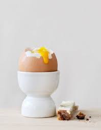 L œuf A La Coque Faites Vous Cuire Un œuf Elle A Table Oeuf A La Coque Cuire Un Oeuf Recette Oeuf