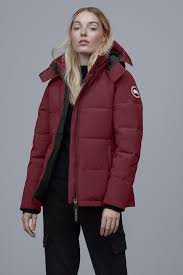 Inspiring all people to #liveintheopen since 1957. Chelsea Parka Women Canada Goose