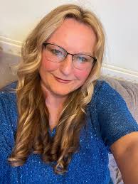 Hi I'm jay from Wolverhampton west midlands I'm divorced and 55 years old