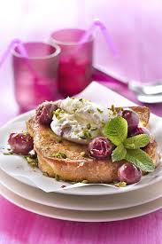 Brioche Perdue Philadelphia Nature Aux Pistaches Et Griottes Philadelphia Recette Recette De Petit Dejeuner Brioche Perdu Brioche
