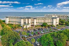 While staying at litchfield beach & golf resort, visitors can check out atalaya castle (1.9 mi) and all saints church (2.8 mi), some of pawleys island's top attractions. Bridgewater 2br Suite The Litchfield Company Vacation Rentals