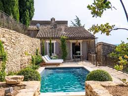 Home In Gordes Village With Private Heated Pool Hauser Zur Miete In Gordes Frankreich In 2020 Haus Mieten Ferienhaus Frankreich Ferienhaus Italien