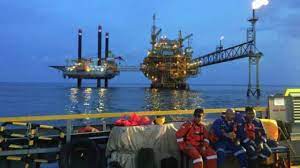 Jadi disini yang langka itu cewe !!! Berapa Gaji Pegawai Di Pengeboran Minyak Lepas Pantai Teknik Area