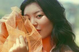 Anaranjado 🧡 ft Liz Quinn @lizsquinn For the month of June I'm down to  only having 6 slots left — if you're interested in doing a session, let's  chat 📲 I will