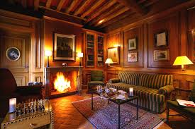 Les Salons Cheminee Boiserie Tomettes De Bourgogne Le Charme Bourguignon Boiserie Salon Tomette
