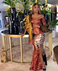 Numéro 1 du bazin riche. Model Bazin 2019 Femme Les 500 Meilleures Images De Model Bazin En 2020 Mode Nouvelle Collections 2020 2021 Latest Model Designed Senegalese Bazin Riche Styles African Trendy Jadwal Penayangan Film Mulan 2020