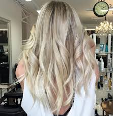 1001 frisuren fur dunnes haar frisuren fur feines haar schnitte volumentricks styling blonde balayage balayage hair hair inspo color