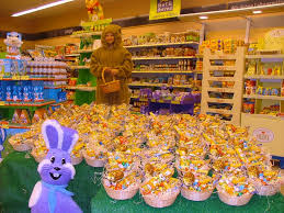 Osterhase, osterei, palmkätzchen und birkengrün sind vom christentum übernommene lebenssymbole aus heidnischer zeit. Osterkorbchen 2016 Edeka Bockelmann