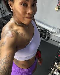 Kay GS (@kayandkilos) • Instagram photos and videos