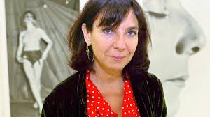 Theaterpremiere, Vorträge und Fotoaustellungen