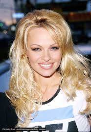 At 57, Pamela Anderson bravely attended a massive fashion event without any  makeup on. Images of her appearance circulated online and everyone pointed  out the exact same thing 😯 photos in the comments 👇