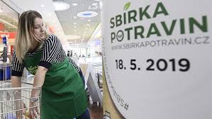 Jedná se o světový den štědrosti a dobrých skutků. Jarni Potravinova Sbirka Byla Uspesna Cesi Darovali 235 Tun Potravin Idnes Cz
