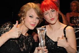 Taylor Swift Invites Paramores Hayley Williams To Perform