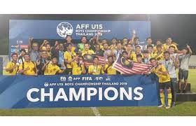 Player malaysia dan thailand bertumbuk bertumbuk malaysia vs thailand aff u15 terajang brawl fight highlight. Football Malaysia Beat Thailand 2 1 In Aff U 15 Tourney The Star