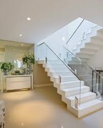 Escaliers Modernes Beton Avant D Acheter Une Maison Monte Escalier Il Est Essentiel Qui Vous Devez D Abord Exam En 2020 Escaliers Maison Escalier Escaliers Modernes