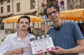Il vegetale, scheda del film di gennaro nunziante, con fabio rovazzi, luca zingaretti, ninni bruschetta, paola calliari e rosy franzese, leggi la trama e la recensione, guarda il trailer. Canadian Premiere Of The Vegetable Il Vegetale Fabio Rovazzi In Attendance Icfficff