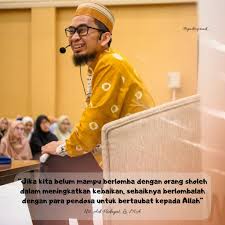 Ustadz adi hidayat adalah ustadz yang dikatakan sebagai penceramah cerdas, sudah tidak asing lagi namanya di telinga masyarakat. Fiandika Fiandp Twitter