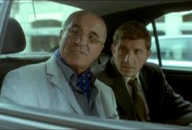 Îngerașii este o comedie romantică despre o femeie de carieră cu doi. Comedii Romanesti