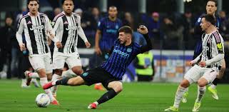 LIVE Inter-Juve 1-1, si riparte: fuori un nervoso Bastoni, entra anche Holm