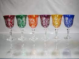 Le verre à vin rouge est d'une assez grande contenance pour pouvoir apprécier son arôme. Verre Cristal Boheme Couleur Ouvert Verre Vin Cristal Couleur Verre Ouvert Cristal De Boheme