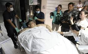 Le britannique de 51 ans a perdu deux tiers de son poids et souhaite désormais subir une opération pour enlever les excès de peau.avec ses 450 kilos, paul mason était considéré comme l'homme le plus gros du monde. Mexique L Homme Le Plus Gros Du Monde A Ete Opere Avec Succes Le Parisien