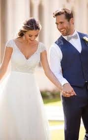 Simple And Sophisticated Wedding Dress Sophisticated Wedding Dresses Wedding Dresses Photos Boho Wedding Dress Lace