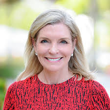 Michelle Dery's Instagram, Twitter & Facebook