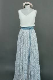 Die kollektionen von ana alcazar bieten eine fülle an tollen kleidern in blau in den unterschiedlichsten größen und für viele verschiedene anlässe. Noni Braut Spitzenrock In Blau Boho Stil Brautkleid Blau Spitze Hochzeit Spitzenrock Hochzeitskleid Blau Kleid Spitze