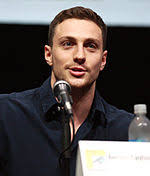 He played the scrawny, naïve, and cynical wannabe superhero dave lizewski. Aaron Taylor Johnson Wikipedia