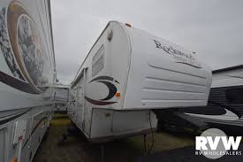 Offering a huge selection of used rvs for sale, including used motorhomes and used campers for sale. Used 2007 Forest River Rockwood Signature Ultra Lite 8281ss Fifth Wheel Rv Wholesalers 814825