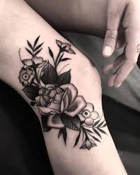 Derickmontez Hat Ein Foto Auf Instagram Geteilt Spass Beim Wickeln Um Die Kniescheibe Auf Gloria Knee Tattoo Knee Tattoos Knee Tattoos Women