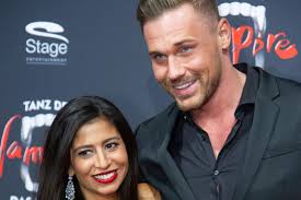 Close x hi, user.long time no see! Eva Benetatou Tief Verletzt Von Ex Freund Chris Gala De