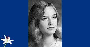 Leanne Nichols's Instagram, Twitter & Facebook