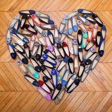 一日中動き回れる履き心地の良さと可愛いルックスで パリの女性たちの足元を輝かせるスリッパをつくり出しているシャテルが 2019年春 いよいよ日本初上陸 effortless chic womens slippers slippers