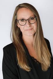 Jackie Schultz's Instagram, Twitter & Facebook