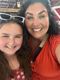 Danielle Burke's Instagram, Twitter & Facebook