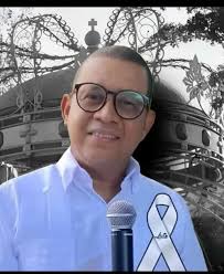Lamentamos el fallecimiento del locutor Merlin Jiménez, quien fue el  director de las emisoras Telemicro en Hato Mayor del Rey, paz a su  alma!!!!!!!