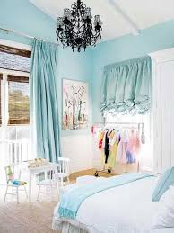 White photo frames, green potted plants, or even pastel pillows will balance this color. Baby Blue Bedroom Decor Trendecors