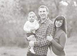 17 Best Ideas About Family Of 3 On Pinterest Family Photos Family Posing Family Photo Pose Family Picture Poses