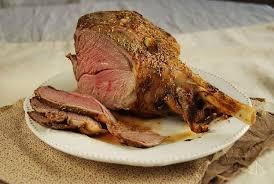 Gigot D Agneau Au Four A L Ail Et Romarin Recette Gigot Recette Gigot Agneau Gigot Agneau