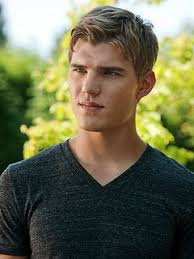 Chris Zylka 240 Jpg Chris Zylka Blonde Hair Green Eyes Character Inspiration Male