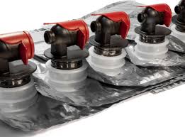 Va punem la dispozitie din stoc sau la comanda toata gama de pungi in volumele uzuale pentru: Pungi Bag In Box Aromintlux