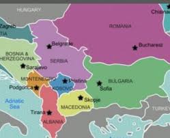Kim mehmeti 1955 yılında kuzey makedonya'nın başkenti üsküp'te dünyaya geldi. Kuzey Makedonya Neresidir Isim Krizi Gercekten Cozuldu Mu Kafkassam Kafkasya Stratejik Arastirmalar Merkezi