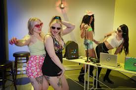 Boning the Raver Brats Trans sexuel Porn Video - GayMobile.fr exclusive