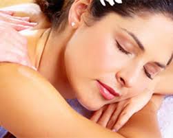 Egal ob sie uns zu hause oder im büro brauchen, wir kommen zu ihnen ins hotel oder betreuen ihre kunden bei einer messe. Massage Im Buro Mobile Massage Alstertal In Hamburg