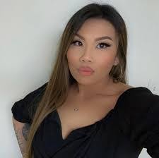 Jenny Lash's Instagram, Twitter & Facebook