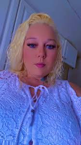 Amanda Puetz's Instagram, Twitter & Facebook